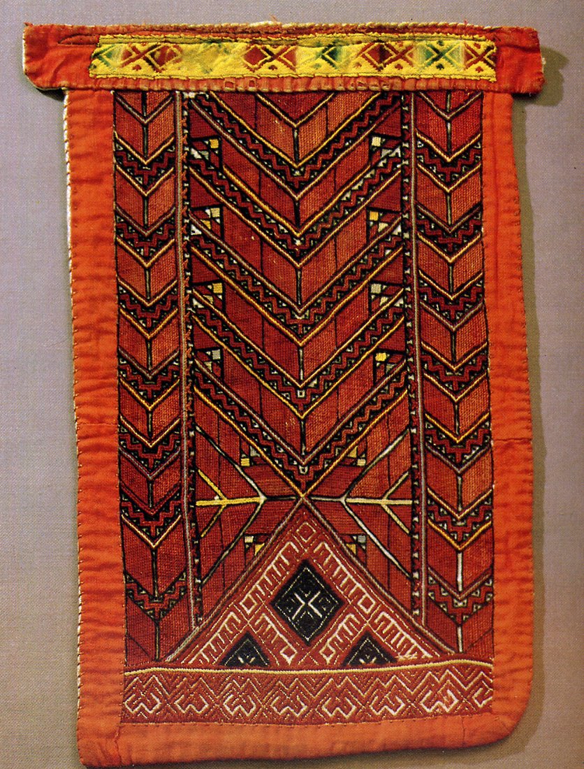 Traditional Udmurt Kabachi embroidery